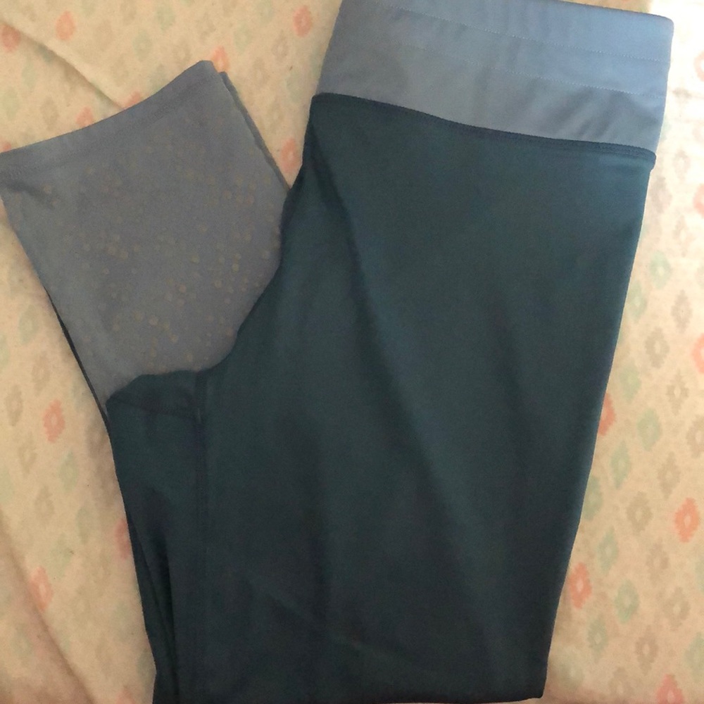 Fabletics crop leggings